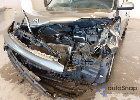 2016 Kia Soul z USA, uszkodzony, nr VIN KNDJN2A27G7279577